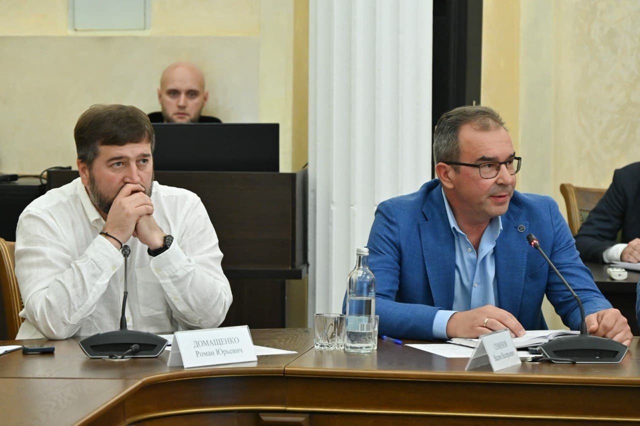 Выступление специалистов на выездном заседании Комитета Государственной Думы Российской Федерации по строительству